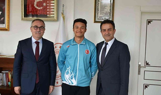 Müdür Akyol, dünya üçüncüsü ile bir araya geldi