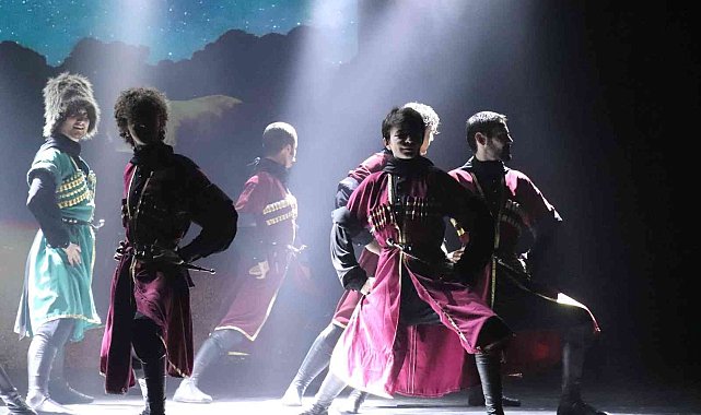 Muhteşem gösteri ayakta alkışlandı