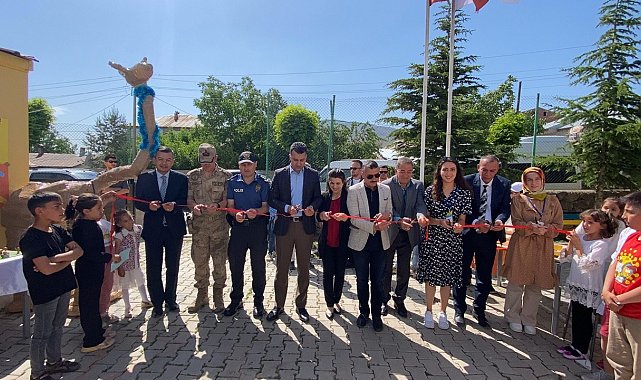 Muradiye TEGV Tasarım Beceri ve Düşler Atölyesi sergisi düzenledi