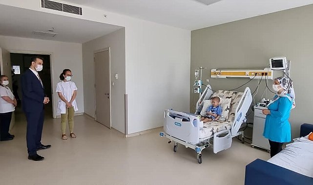 Mustafa Esgin'den Çocuk Onkoloji Hastanesi'ne ziyaret