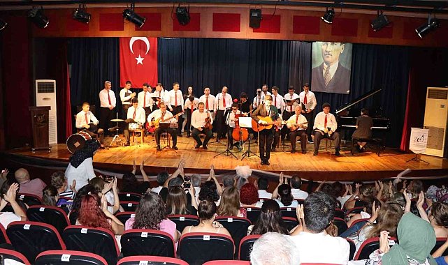 Nazilli&#039;de Otizm Orkestrası ve Korosu konser verdi