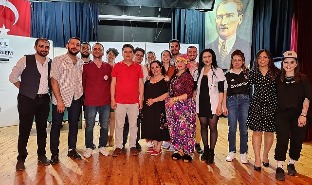 Nazilli'de sağlık çalışanlarından tiyatro gösterisi