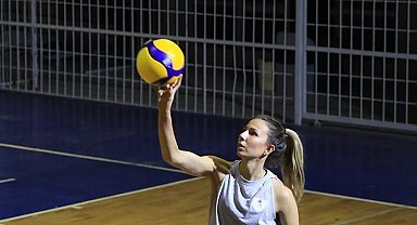 Niğde Belediyespor'un Bayan Voleybol Takımı transferi tamamladı
