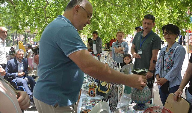 Niksar'da "Hayat Boyu Eğitim Haftası" nedeniyle sergi açıldı