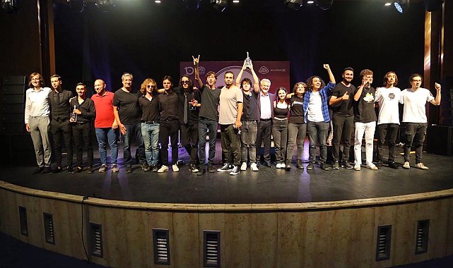 Nilüfer Liselerarası Müzik Yarışması'nda gençlerden muhteşem performans