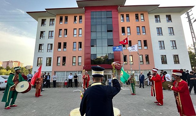 Öğrenci yurdunda mezuniyet coşkusu