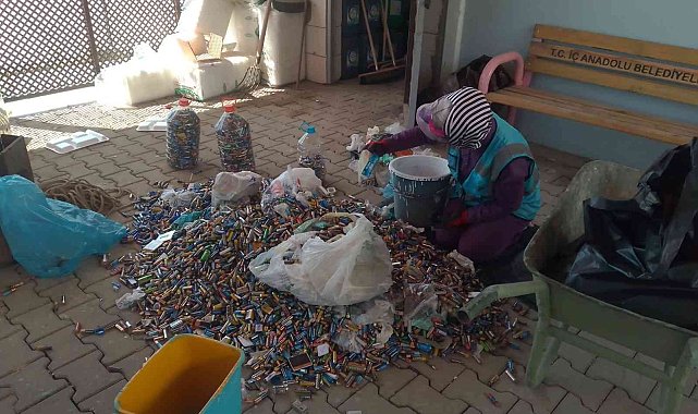 Öğrenciler 400 kilogram atık pil topladı