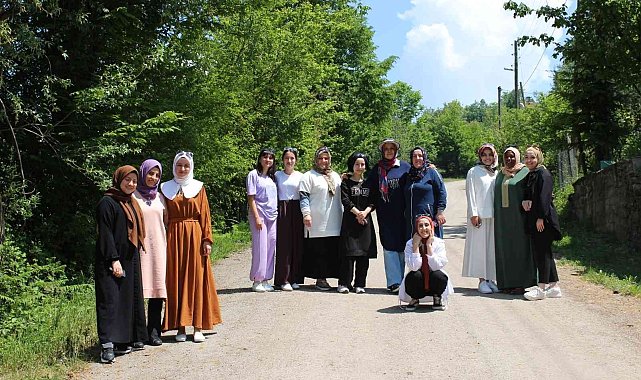 Öğrenciler köyleri geziyor