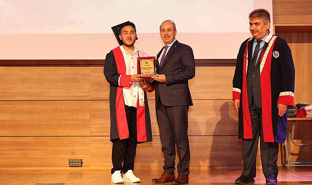 Oğuzeli MYO&#039;da mezuniyet sevinci