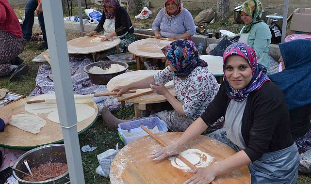Okul için veliler yaptıkları yemeklerle kampanya düzenledi