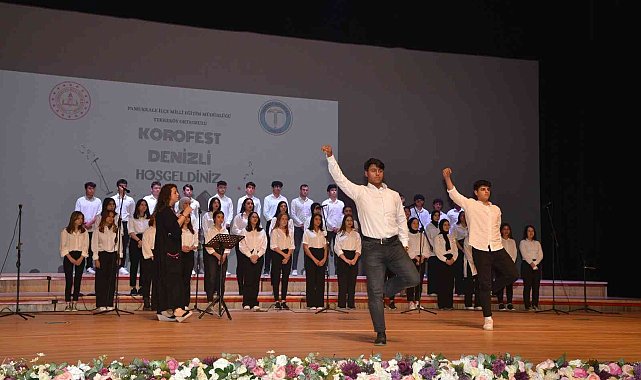 Okul koroları hünerlerini sahneledi