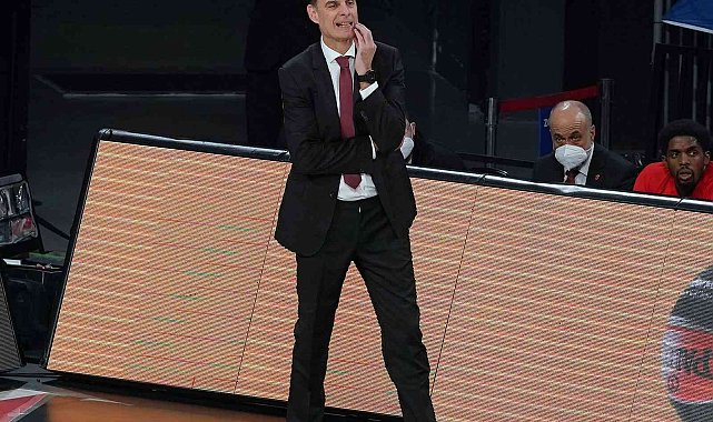 Olympiakos, Bartzokas'ın sözleşmesini 2025 yılına uzattı