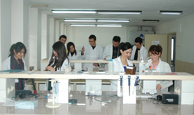 OMÜ Fen-Edebiyat Fakültesi öğrencilerine sahada uygulama ve iş imkanı