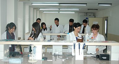 OMÜ Fen-Edebiyat Fakültesi öğrencilerine sahada uygulama ve iş imkanı