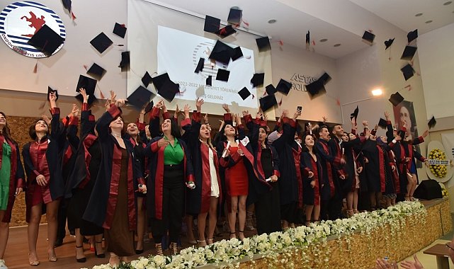 OMÜ Turizm Fakültesi&#039;nde mezuniyet coşkusu