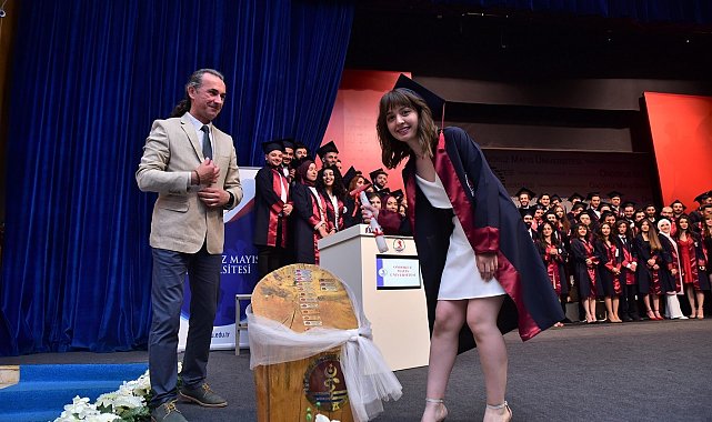 OMÜ Veteriner Fakültesi'nde mezuniyet coşkusu