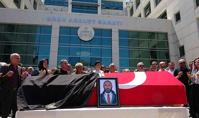 Ordu 4 aracın karıştığı kazada ağır yaralanan avukat, hayatını kaybetti