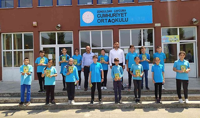 Ortaokul öğrencileri kitap yazdı