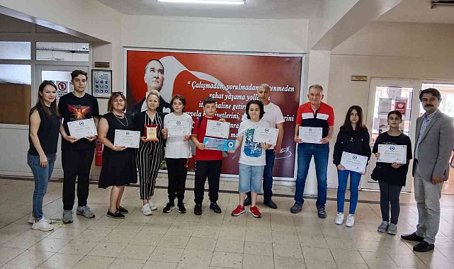 Ortaokul öğrencileri Matematik Olimpiyatlarında il bazında 3'ncü oldu