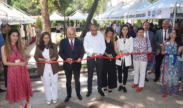 Osmaniye'de kadınların el emeği göz nuru ürünleri sergilendi