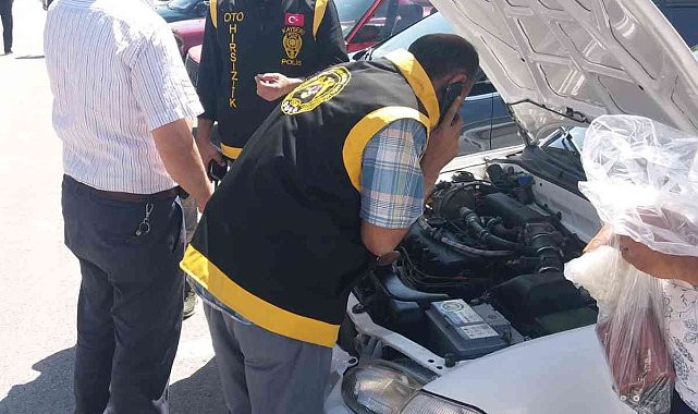 Oto pazarı ve galericiler denetlendi