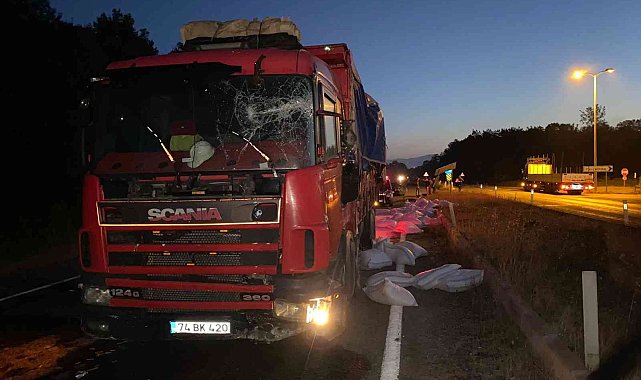 Otomobil kamyonla çarpıştı