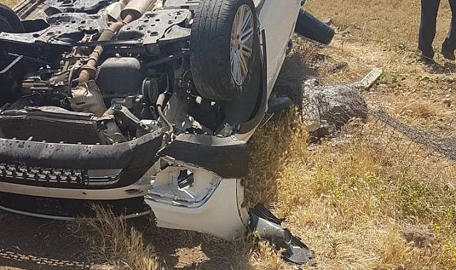 Otomobilin takla atma anı güvenlik kamerasında