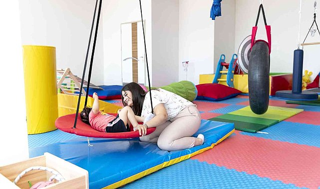 Özel gereksinimli bireylere duyu bütünleme terapisi