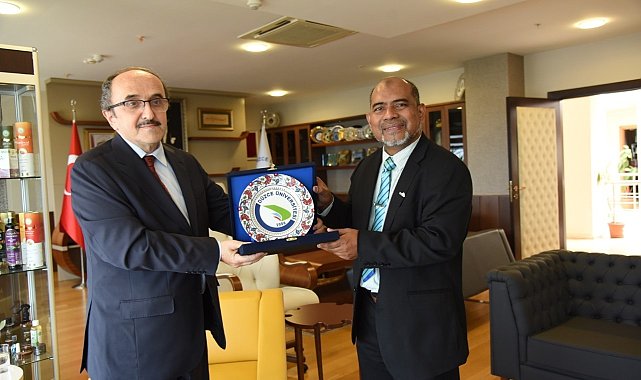 Pahang Üniversitesi, ikili ilişkileri geliştirmek için Düzce'de