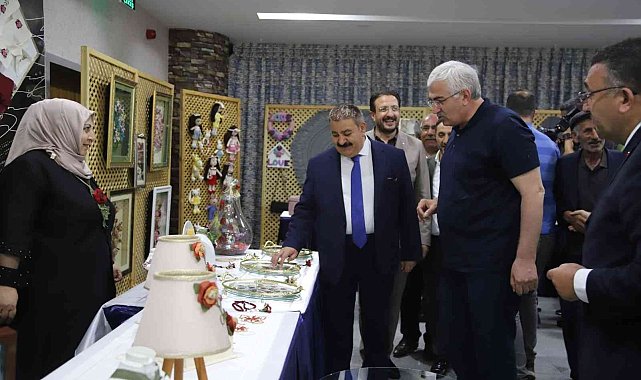 Palandökenli kursiyerler hünerlerini sergiledi