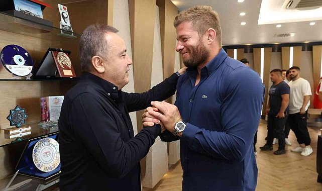 Pehlivanlardan Başkan Böcek&#039;e Kırkpınar&#039;da altın kemer sözü