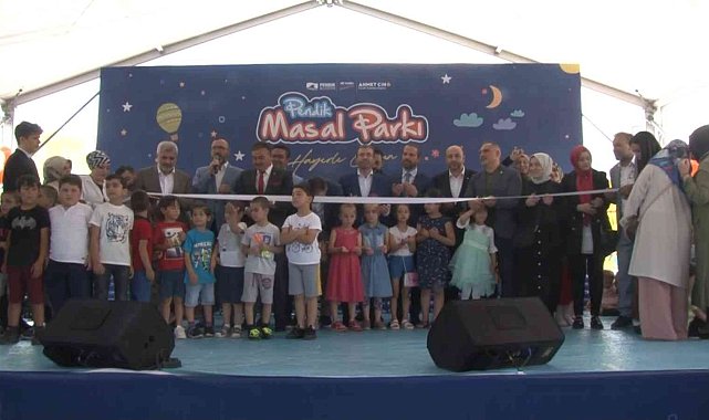 Pendik&#039;te çocuklar, Göbeklitepe&#039;yi Masal Parkı&#039;nda keşfediyor