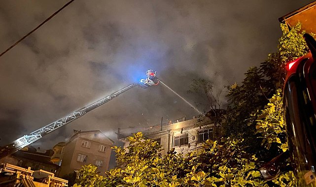 Pendik'te metruk binada çıkan yangın yandaki binaya sirayet etti