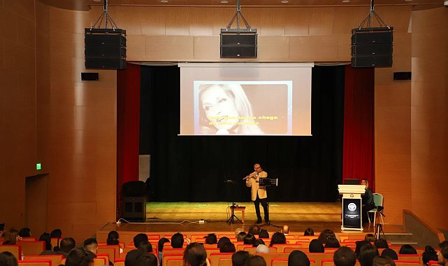 "Ajda Pekkan Repertuvarından Türkçe Söylenen Yabancı Şarkılar" adlı konser verildi