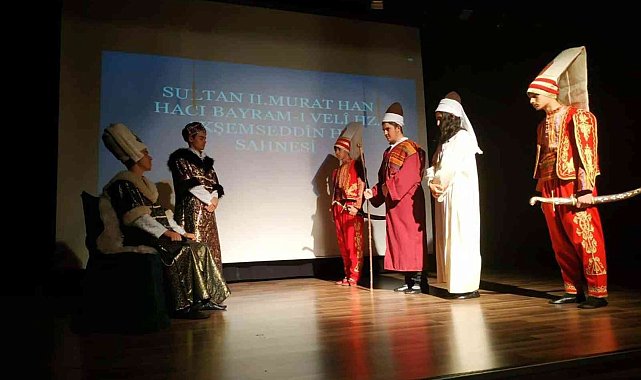 "Anadolu'nun Ruhu Erenler" adlı tiyatro gösterimi sahnelendi