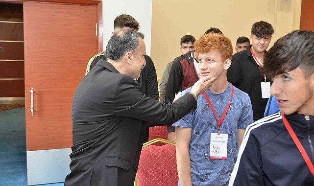 &quot;Anadoluyuz biz&quot; projesi çerçevesinde Batmanlı gençler Gümüşhane&#039;yi ziyaret etti