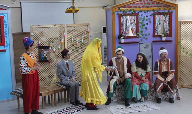 &quot;İki gözümün İstanbul&#039;u&quot; cezaevinde sahnelendi