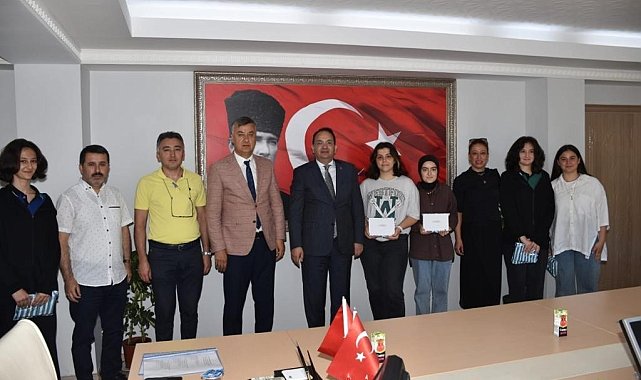 "Ödüllü Kitap Okuma Yarışması" ödül töreni