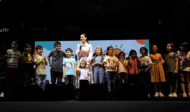 &quot;Samsak Döveci&quot; şarkısını bu kez çocuklar seslendirdi