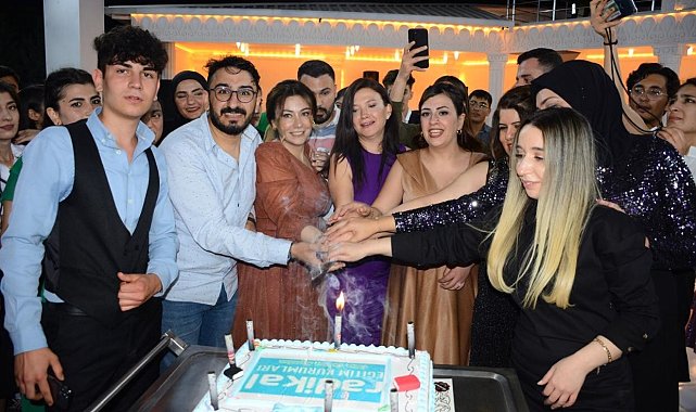 Radikal Eğitim Kurumlarından coşkulu yıl sonu balosu