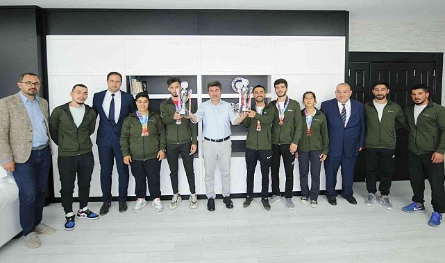 Rektör Karacoşkun'dan başarılı sporculara tebrik