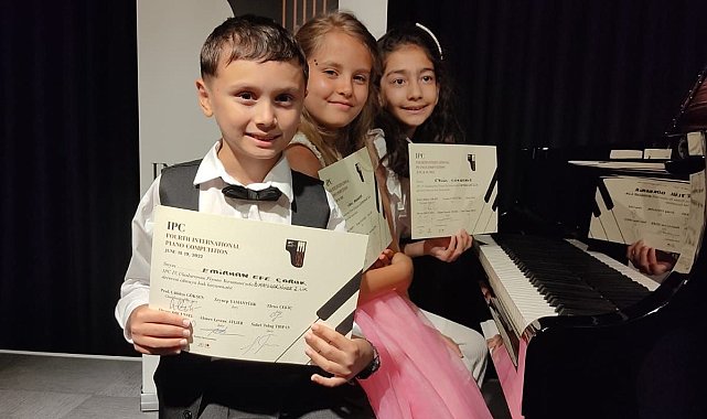 Salihli Belediyesi piyano kursiyerlerinden büyük başarı