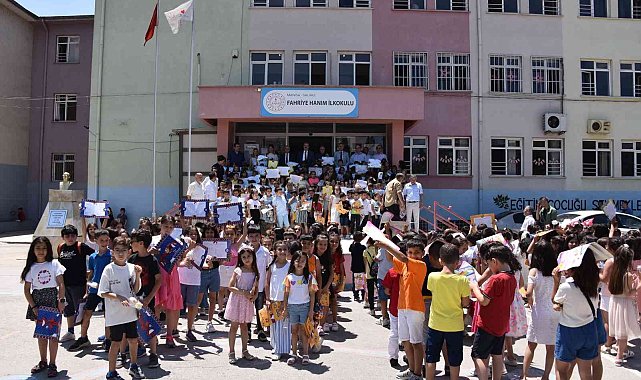 Salihli'de 30 bin öğrenci yaz tatiline çıktı