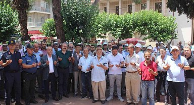 Salihli'de hac kafilesi dualarla uğurlandı