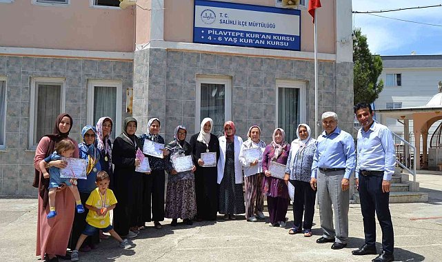 Salihli&#039;de kursiyerler, katılım belgelerini aldı
