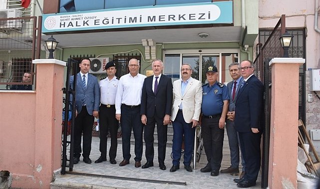Salihli&#039;de &quot;Geri Dönüşüm Kütüphanesi&quot; açıldı