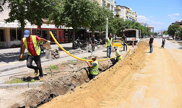 Salihli&#039;nin Avar Caddesi&#039;nde doğalgaz çalışmaları başladı