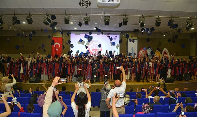 Şarkışla&#039;da mezuniyet sevinci