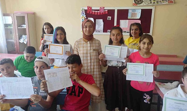 Sason&#039;da 7 bin 700 öğrenci karne heyecanı yaşadı