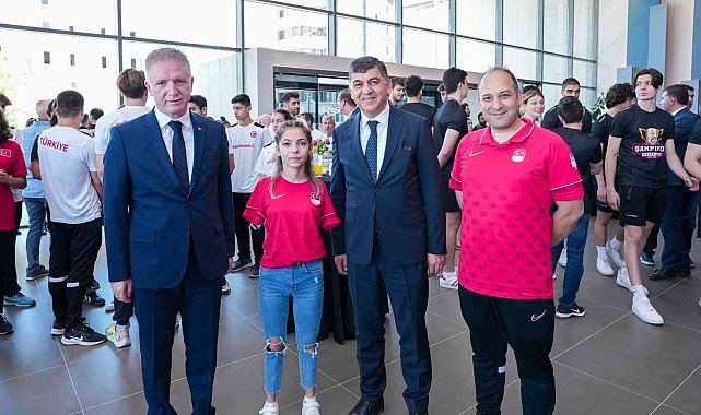 Şehitkamil'de başarılı sporcular ödüllendirildi